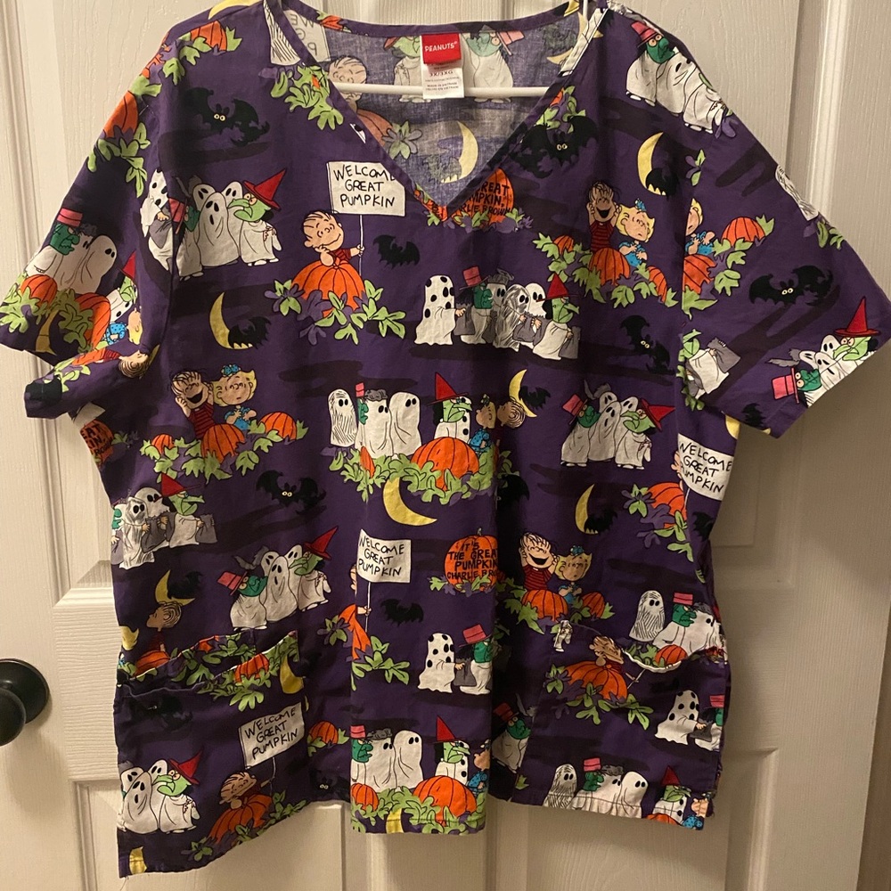 Peanuts Purple Great Pumpkin Medical Scrub Top- LIKE NEW!! 3X